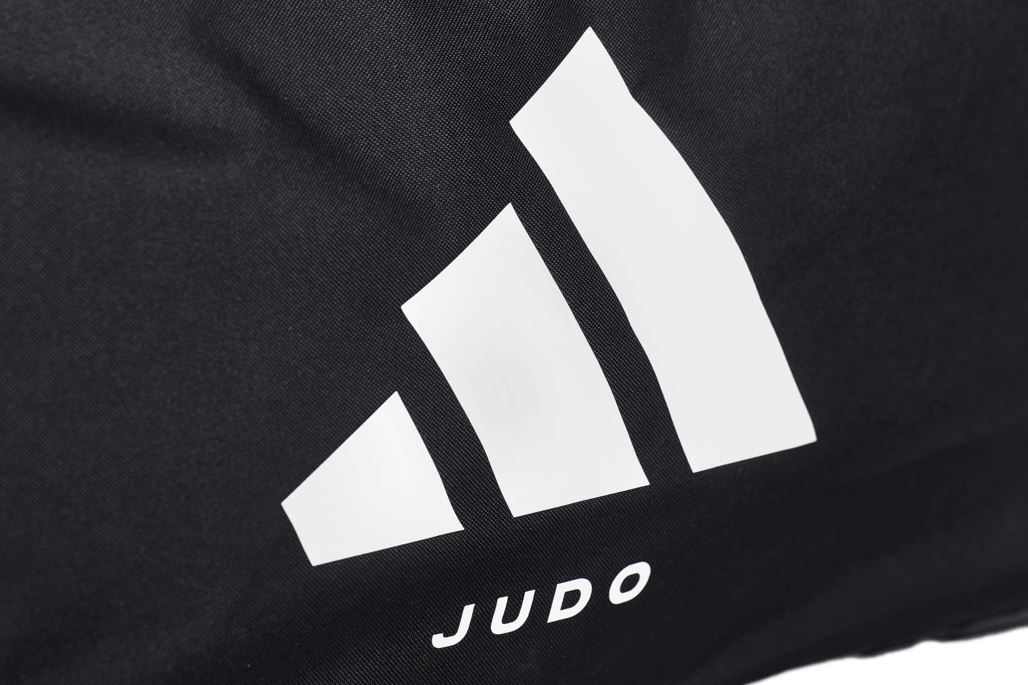 Adidas judo torba na kolesih, črna
